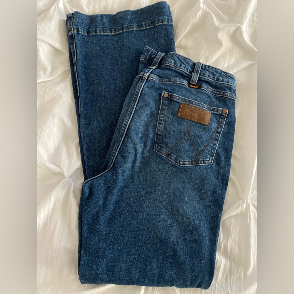 Like New!! Wrangler High Rise Trousers